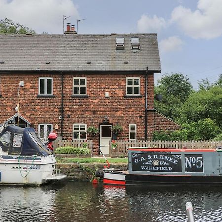 The Moorings Wakefield Exterior foto
